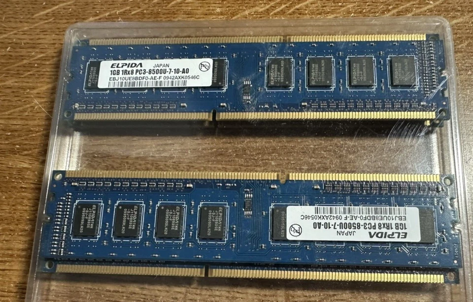 NUEVO Juego de 2 ELPIDA 1GB 1Rx8 PC3 8500U EBJ10UE8BDF0-AE-F Memoria RAM de Escritorio Foto 1 de 3