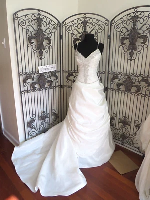 VESTIDO DE NOVIA P139 DEMETRIOS TALLA 10 MARFIL FORMAL CON CUENTAS $1299 CRISTAL Foto 1 de 4