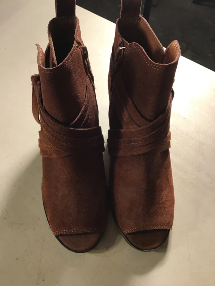 Lucky Brand Udom Rusty Brown Casual Wedge Ankle Boot Womens Size 6M in EUC - Image 1 of 4