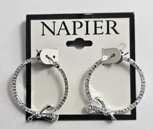 Neu NAPIER silberfarbene BÄNDER Click-it Rückseite Creolen Strass - Bild 1 von 2