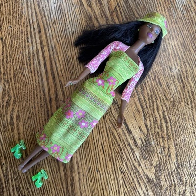 Barbie Flower Power Boho Hippie Muñeca Christie Ojos Verdes Diferentes Zapatos g6 Foto 1 de 4