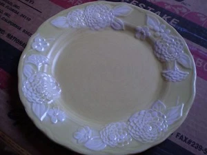 METLOX POPPY TRAIL FLORA LACE BREAD PLATE - Picture 1 of 3