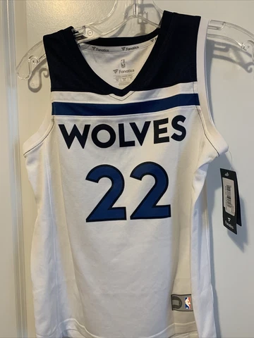 Minnesota Timberwolves White #22 Wiggins  Fastbreak Jersey Youth Medium NWT Cover