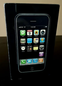 Apple iPhone 2G 8GB - New Sealed in Box - Photo 1 sur 3