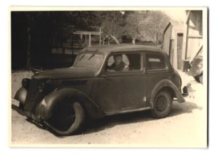 Fotografía 2ª GM, coche Ford Eifel, soldado de la Wehrmacht con coche en St. Andre 194 - Imagen 1 de 2