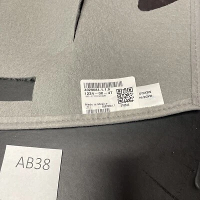 Alfombrilla de tablero 1224-00-47 para tablero gris Toyota Camry 1999-01 Foto 1 de 4