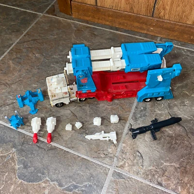 Vintage G1 Transformers Ultra Magnus Semi Car Carrier 1984 Almost Complete! - Image 1 of 4
