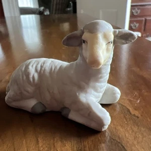 Cordero de porcelana pequeño 2-3/4"; ¡encantador! - Imagen 1 de 9