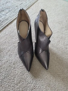 ZARA Metallic Gray Heels Size 39 Closed Toe, Zipper Back - Picture 1 of 9