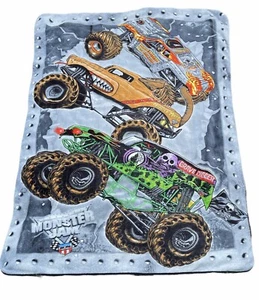 Monster Jam Fleece Überwurf Decke Maximum Destruction Grave Digger Monster Mutt - Bild 1 von 3