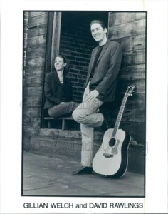 Press Photo Gillian Welch & David Rawlings Americana Musicians - Picture 1 of 2