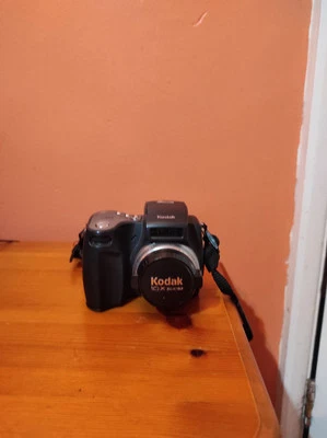 Kodak EasyShare DX6490 4.0MP Compact Digital Camera Black - Image 1 of 3