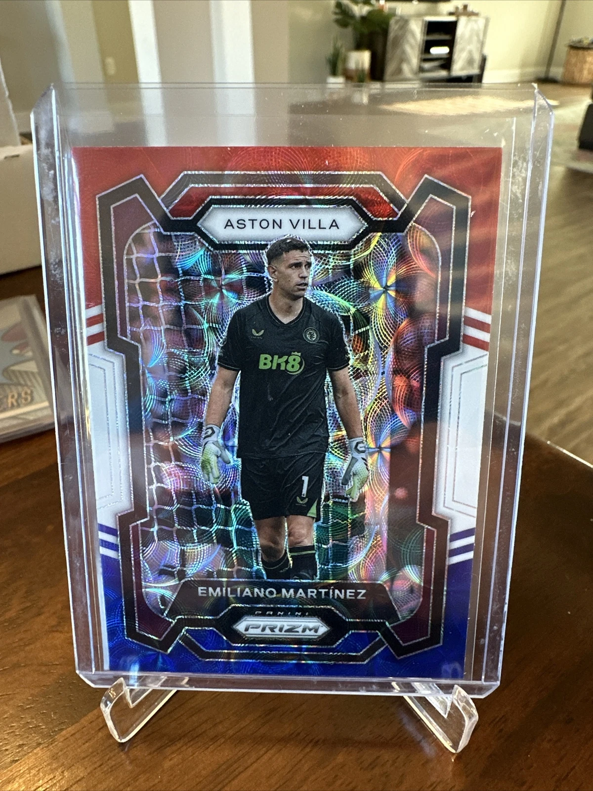 2023/24 Panini Prizm EPL EMILIANO MARTINEZ RED WHITE BLUE CHOICE PRIZM #106