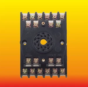 PF 202 OMRON SOCKEL FÜR MKW33P RELAIS 20-POLIG NEU - Bild 1 von 5