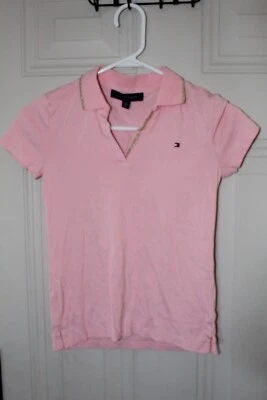 Camisa polo feminina Tommy Hilfiger tamanho XS-ROSA E DOURADA - Imagem 1 de 4