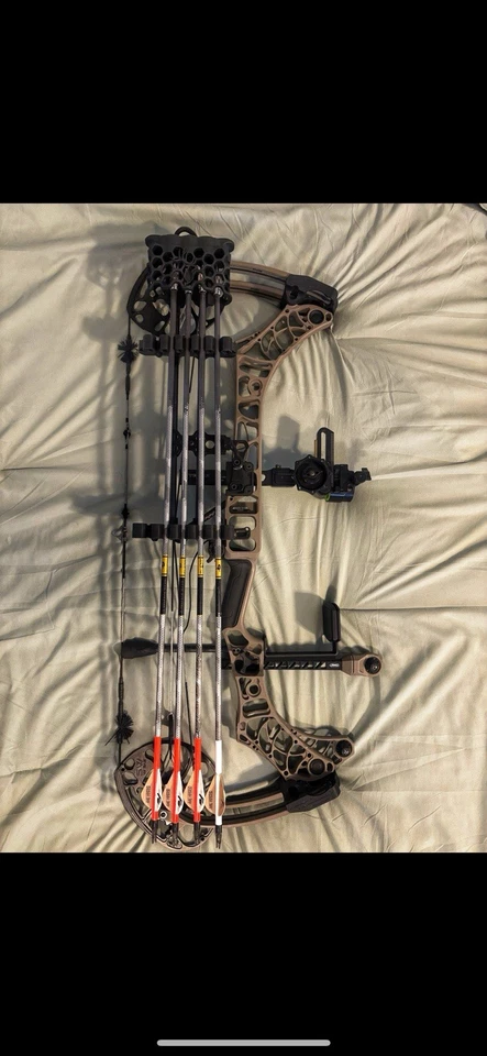 Блочный лук Mathews Phase 4 для правосторонней стойки - с нагрузкой - Изображение 1 из 3