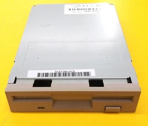 ⭐️⭐️⭐️⭐️⭐️ Bureau interne 3,5 pouces. Lecteur de disquette Panasonic JU-256A146P - Photo 1/6