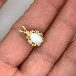 14KYellow Gold Oval Shaped Opal &.04CTW Round Diamond Flower Halo V Bail Pendant - Picture 1 of 11
