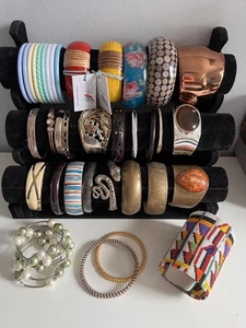 JOB LOT 30 BANGLES BRACELET COSTUME JEWELLERY - Picture 1 of 11