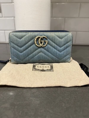 GUCCI GG Marmont Cartera Larga Acolchada Azul Denim Imitación Perlas Foto 1 de 4