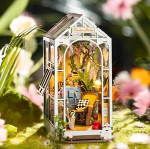 Rolife Book Nook Kit Gartenhaus mit LED DIY Miniatur Puppenhaus Heimdekoration - Bild 1 von 9