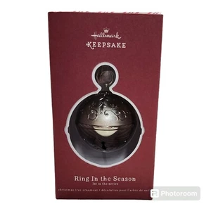2015 Hallmark Keepsake silberne Glocke Ornament Ring in der Staffel 1. in Serie Neu im Karton - Bild 1 von 1