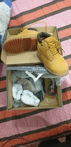 Kids timberland boots Size 8 Eu 25 - Picture 1 of 3