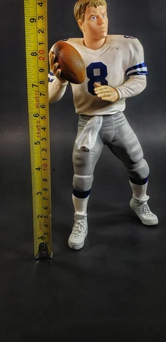 TROY AIKMAN DALLAS COWBOYS 1996 FOOTBALL  ACTION FIGURE Cover
