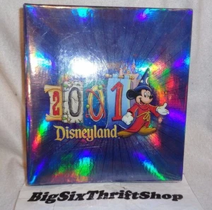 Álbum de fotos Disneyland 2001 libro Mickey Mouse 4x6 fotos 100 NUEVO - Imagen 1 de 2