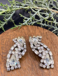 Vintage Kramer of NY, stunning rhinestone clip earrings, signed. - Picture 1 of 5