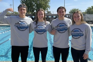 Neu Phoenix Swim Team Graphic T-Shirt XL Herren/Damen Langarmshirt - Bild 1 von 19