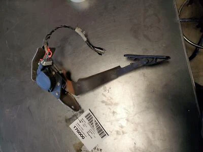 2002 GMC YUKON XL 1500 Accelerator Pedal Sensor Drive by Wire W/Pigtail - Image 1 of 2