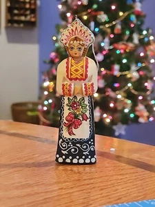 Vintage Hand Carved Hand Painted Wood Russian Matryoshka Doll Christmas Ornament - Picture 1 of 4