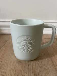 Taza Starbucks 2023 Sirena Cerámica Reciclada Parte Inferior Triangular en Relieve 16fl oz - Imagen 1 de 4