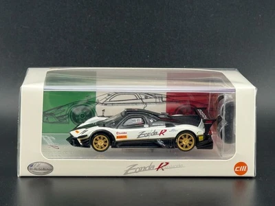 Modelo CM Pagani Zonda Revolución Blanco 1/64 Foto 1 de 4