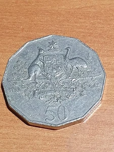 50c Australian 2001 Coin - Rare Error - Coat Of Arms - Double Rim - Picture 1 of 18