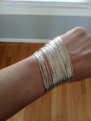 Pulsera delgada de plata moderna de múltiples hebras - originalmente Mercado Negro de la Casa Blanca Foto 1 de 4