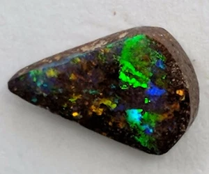 TWINKLY Solid Boulder Opal MULTICOLOR 1.7ct Freeform QLD! - Picture 1 of 7