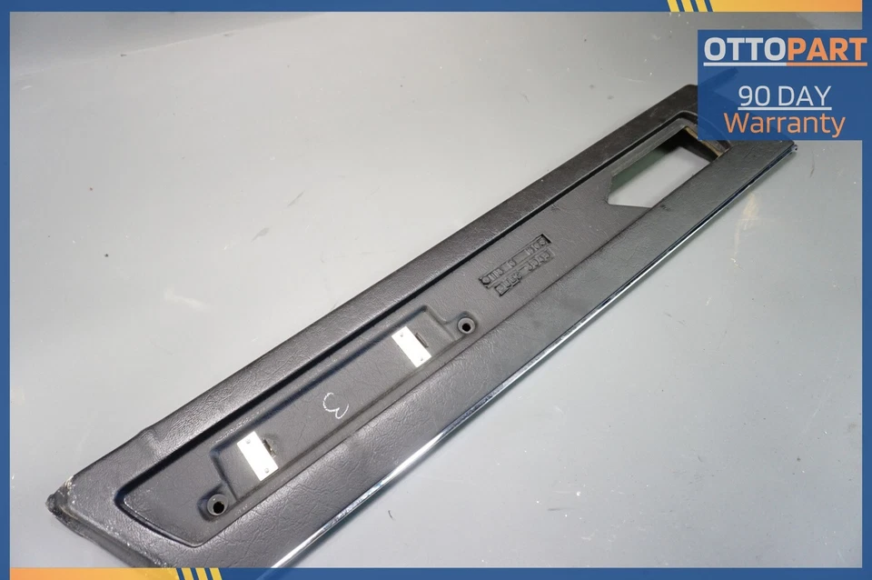 Panel de puerta trasera izquierda Jaguar XJ6 XJ40 1986-1994 Daimler Sovereign moldura superior OEM Foto 1 de 4