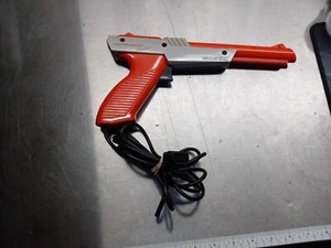 Nintendo NES Zapper Gun Controller Orange - Imagen 1 de 5