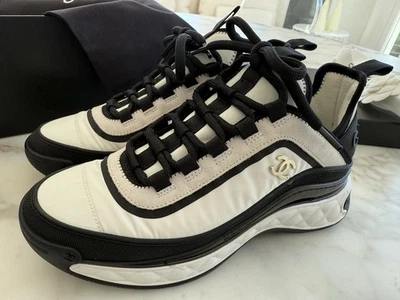 NUEVO Chanel 23P Blanco Negro Logo CC Con cordones Plano Corredor Entrenador Zapatilla 37.5 Foto 1 de 4