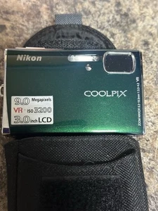 Nikon Coolpix s52c digital camera Green 9.0 Megapixels, VR & ISO 3200, 3.0 LCD - Picture 1 of 20