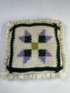 Almohada de ganchillo cuadrada vintage de abuela hecha a mano con volantes morados - Imagen 1 de 8