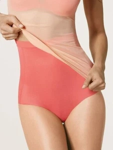 TRIUMPH CULOTTE HAUTE GAINANTE TAILLE M LIGHT SENSATION HIGHWAIST CORAIL - Picture 1 of 2