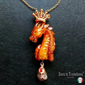 Collana con Pendaglio Amuleto Gioiello Talismano Drago Dragone Corona Oro Giada - Picture 1 of 24