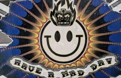 Collage de papel facial sonriente Corrosive 8 Have A Mad Day en cartón firmado 2020 Foto 1 de 4