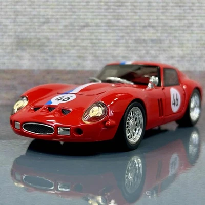 Ferrari 250 GTO – 1:32 Scale Diecast Model Classic Racing Rare Car Red - Image 1 of 4