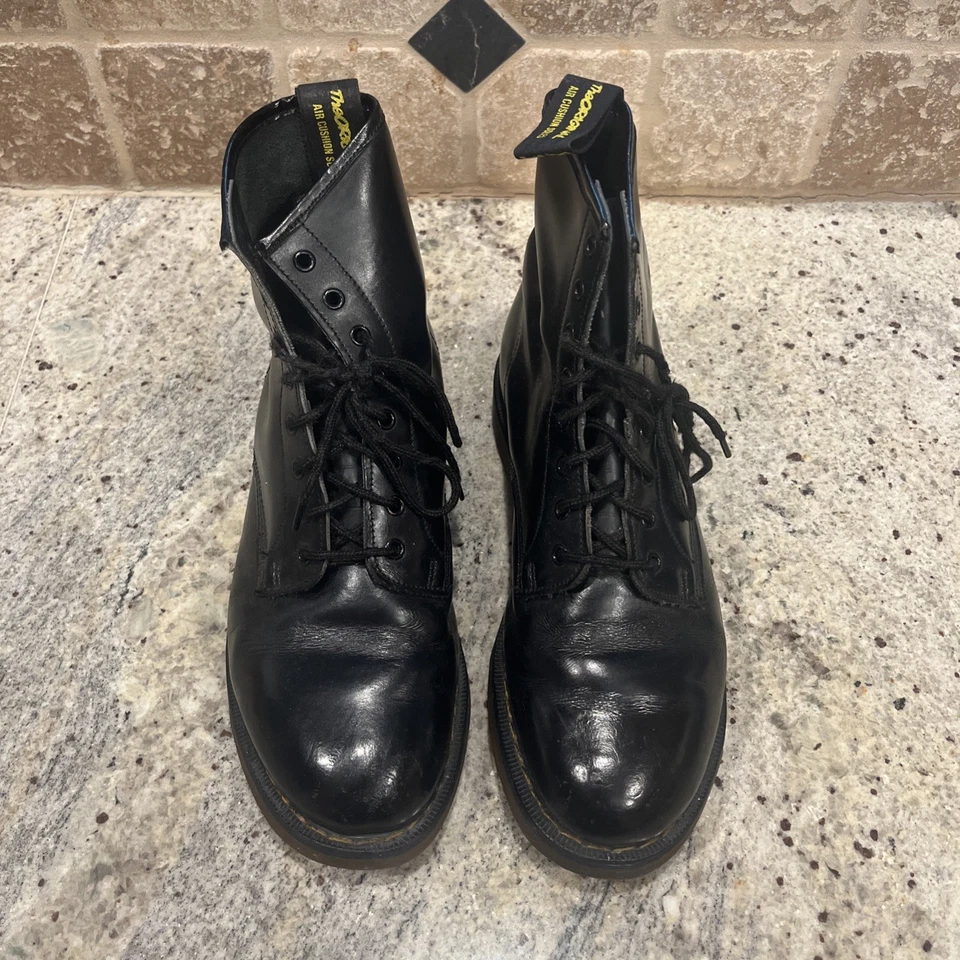 Botas de Combate Dr Martens 8 Ojos De Colección Mujeres 9 EE. UU. 7 Reino Unido Cuero Negro Inglaterra 1600 Foto 1 de 4