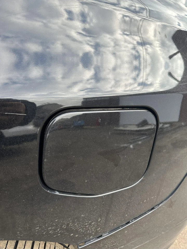 09 10 11 12 13 14 15 TOYOTA VENZA Fuel Tank Door - Image 1 of 1