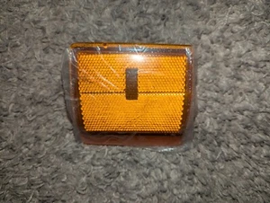 NOS 1994-98 Chevrolet Pickup Tahoe Suburban Marker Light GM Part# 16519416-A - Picture 1 of 3